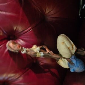 African woman Statue . Handcarved . Ceramique and wood . Handmade